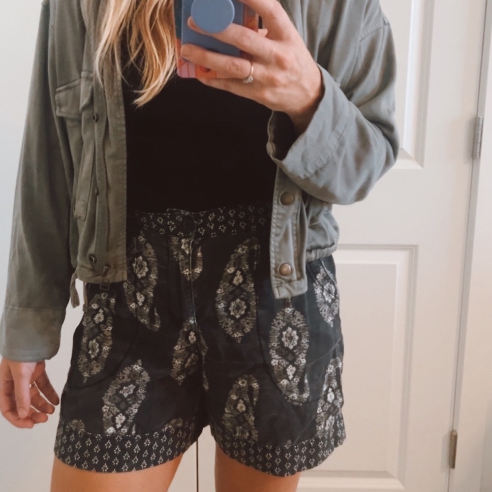 Knox Rose Black and White Patterned Men's Shorts